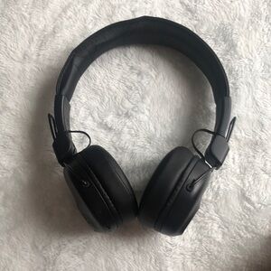 JLAB cleaned very well euc headphones 🎄